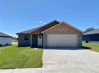 5283 Hubble Cove Dr, Jackson, MO 63755