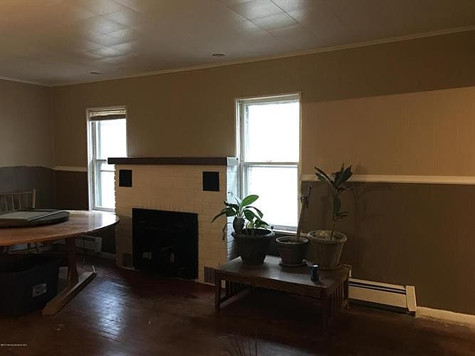 2nd image of 609 Anthony Ave