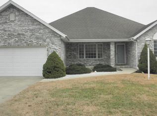 1824 S Oakmont Ave, Springfield, MO 65809