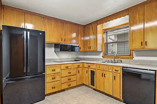 664 Sprague St #1 — Photo 4