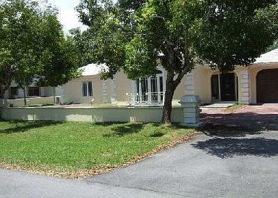 2nd image of 1361 Alegriano Ave