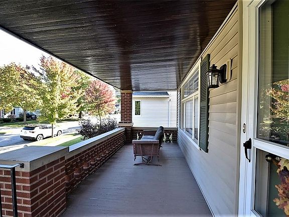 3rd image of 16809 Ernadale Ave