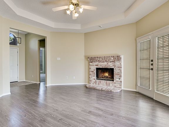 3rd image of 2801 Clearwater Dr