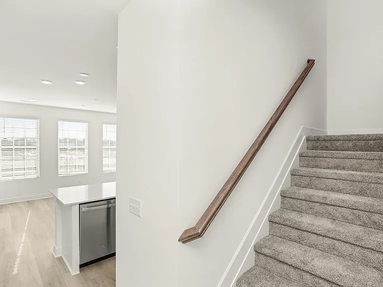 320 Lynwood Station Blvd — Photo 16