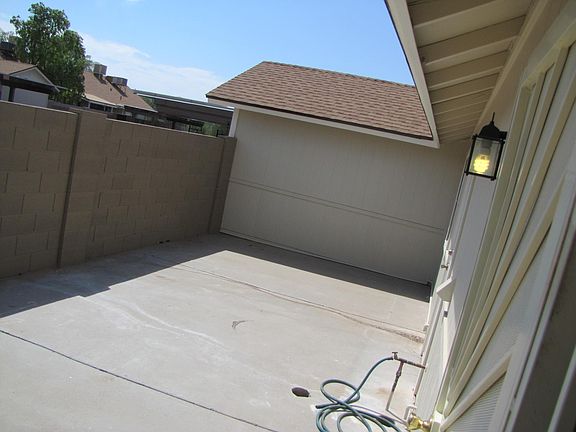 4th image of 8956 W Loma Ln