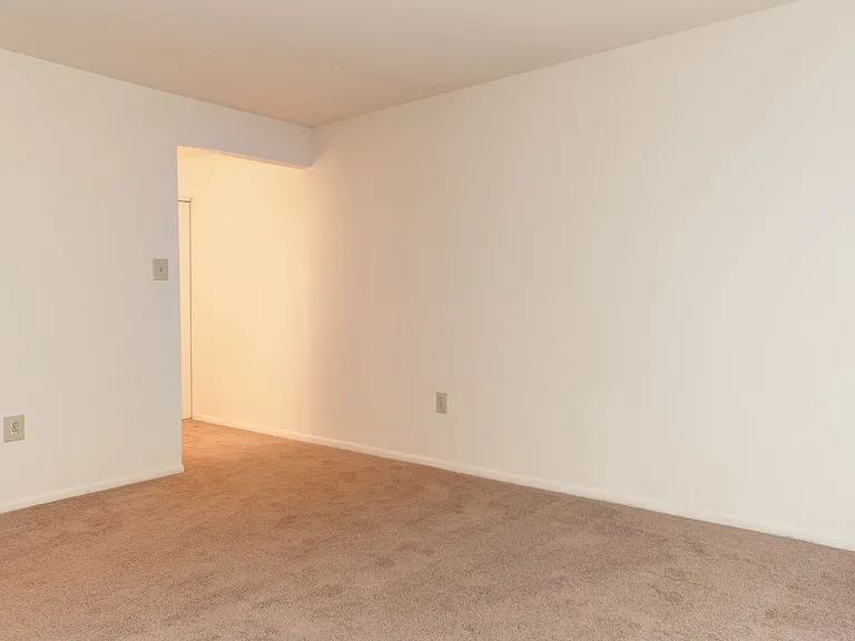 Hunter's Run Apartments — Photo 18