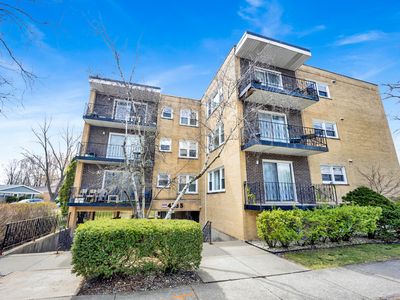 4735 Grove St APT 102, Skokie, IL, 60076