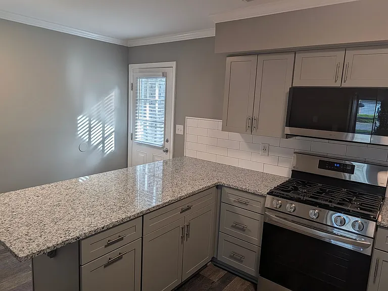 Frost Garden Townhomes — Photo 9