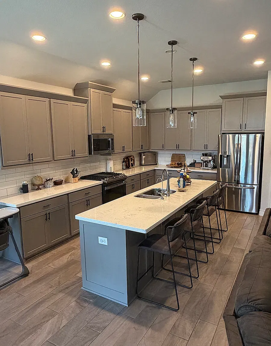 4 bed, 3.5 bath, 2293 sqft, $2,850 — Photo 3