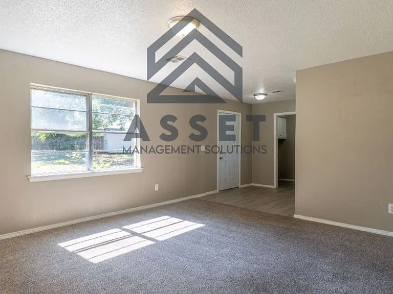 304 W Campbell Dr — Photo 16