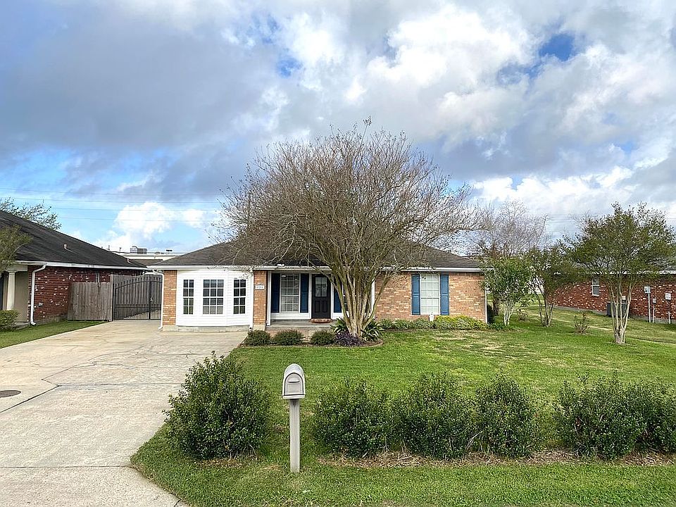 1st image of 121 Rosedown Dr