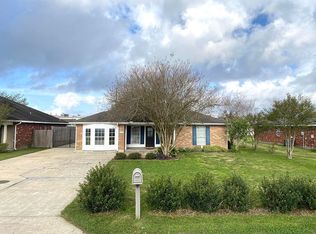 121 Rosedown Dr, Thibodaux, LA 70301
