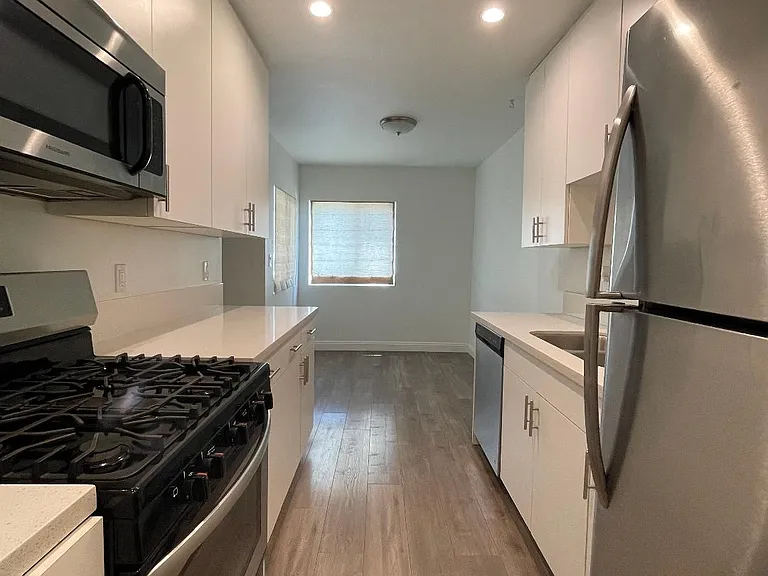 255 N Union Ave #6 — Photo 6