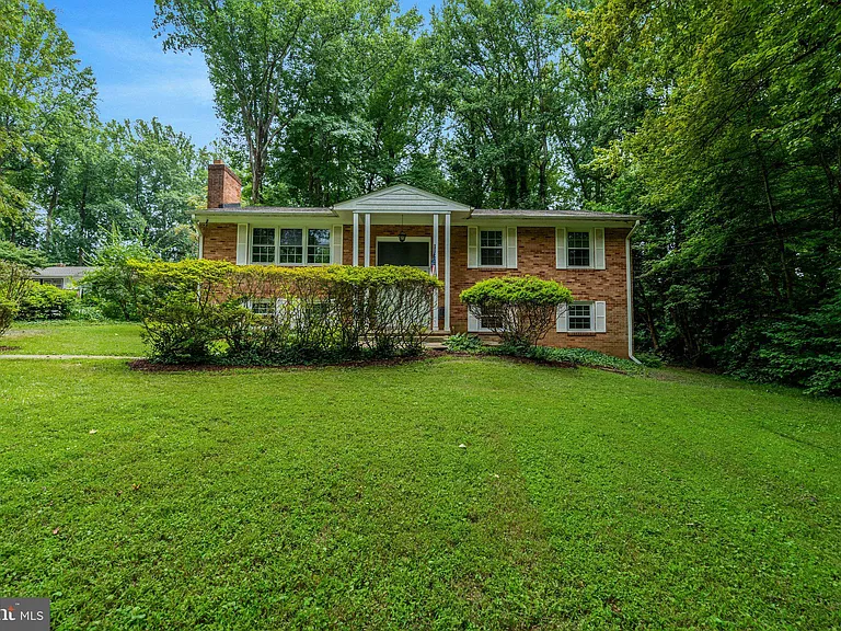 5315 Summit Dr — Photo 2