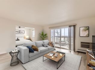 9335 E Center Ave APT 4B, Denver, CO 80247