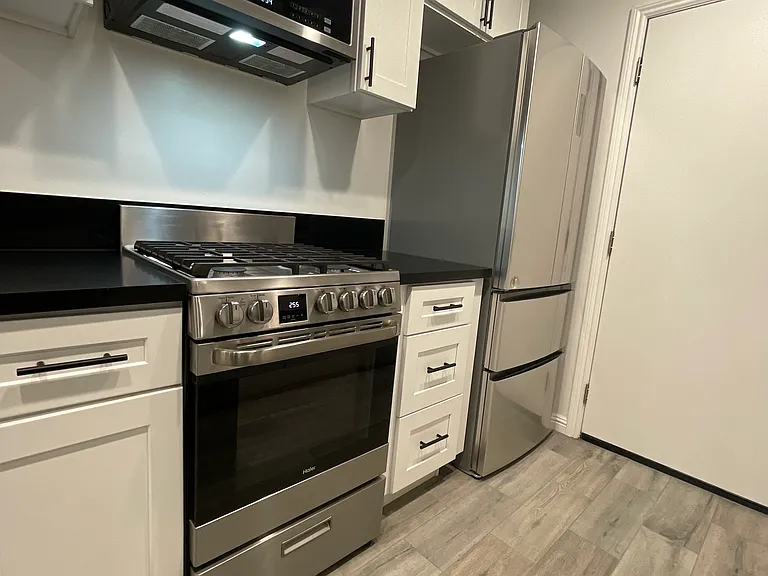 5720 Burchard Ave — Photo 12