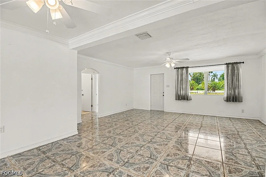 3 bed, 2.0 bath, 1644 sqft, $2,000 — Photo 4