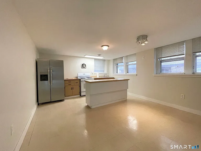 37 Wooster Pl #LL — Photo 5