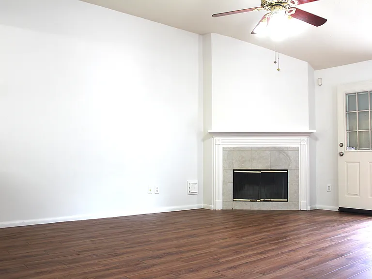 16014 Clayton Green Dr — Photo 17