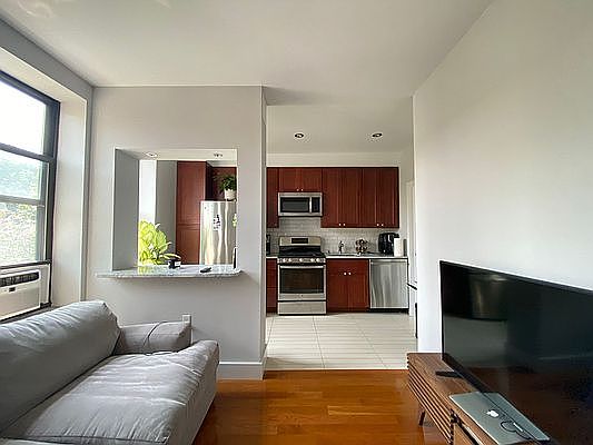 4th image of 31-28 42nd St #8A