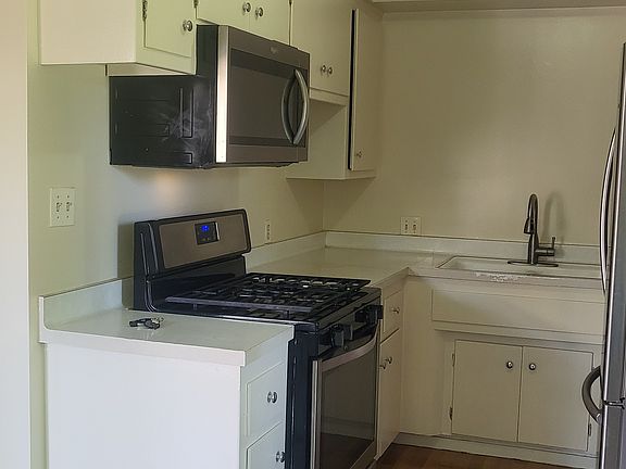 2nd image of 612 Fremont Ave #1