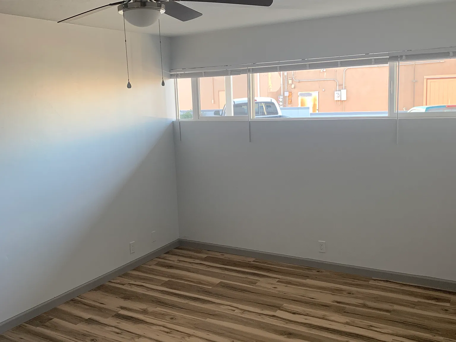 Renovated Second-Floor Apartment in the Heart of Uptown — Photo 3