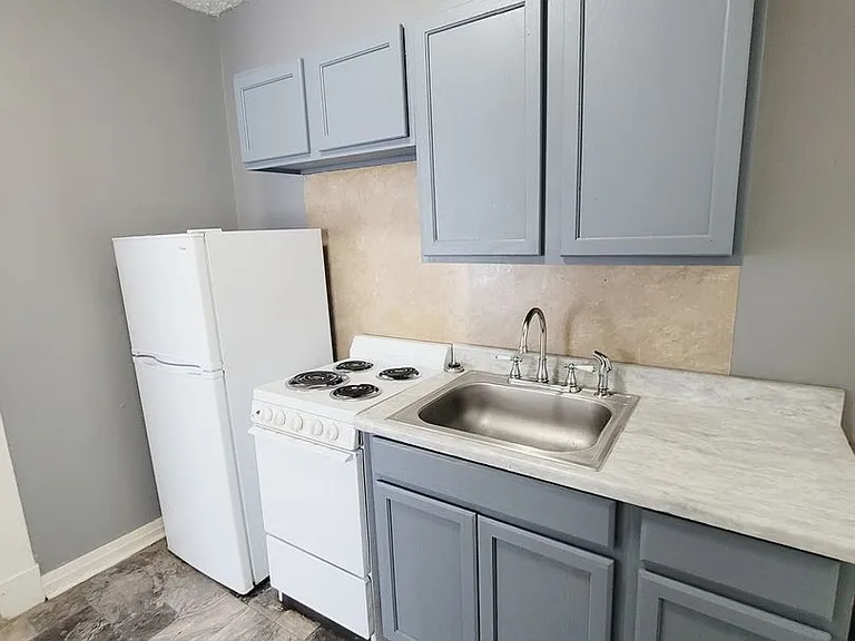 11 W Princeton Cir — Photo 3