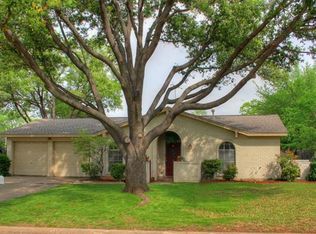 1917 Sage Trl, Hurst, TX 76054