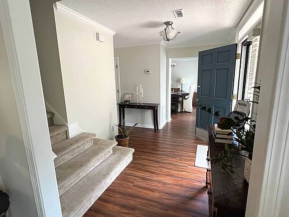 2nd image of 128 Kimmer Rd