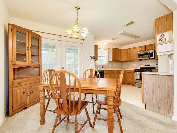 3rd image of 3406 Wood Fox Dr