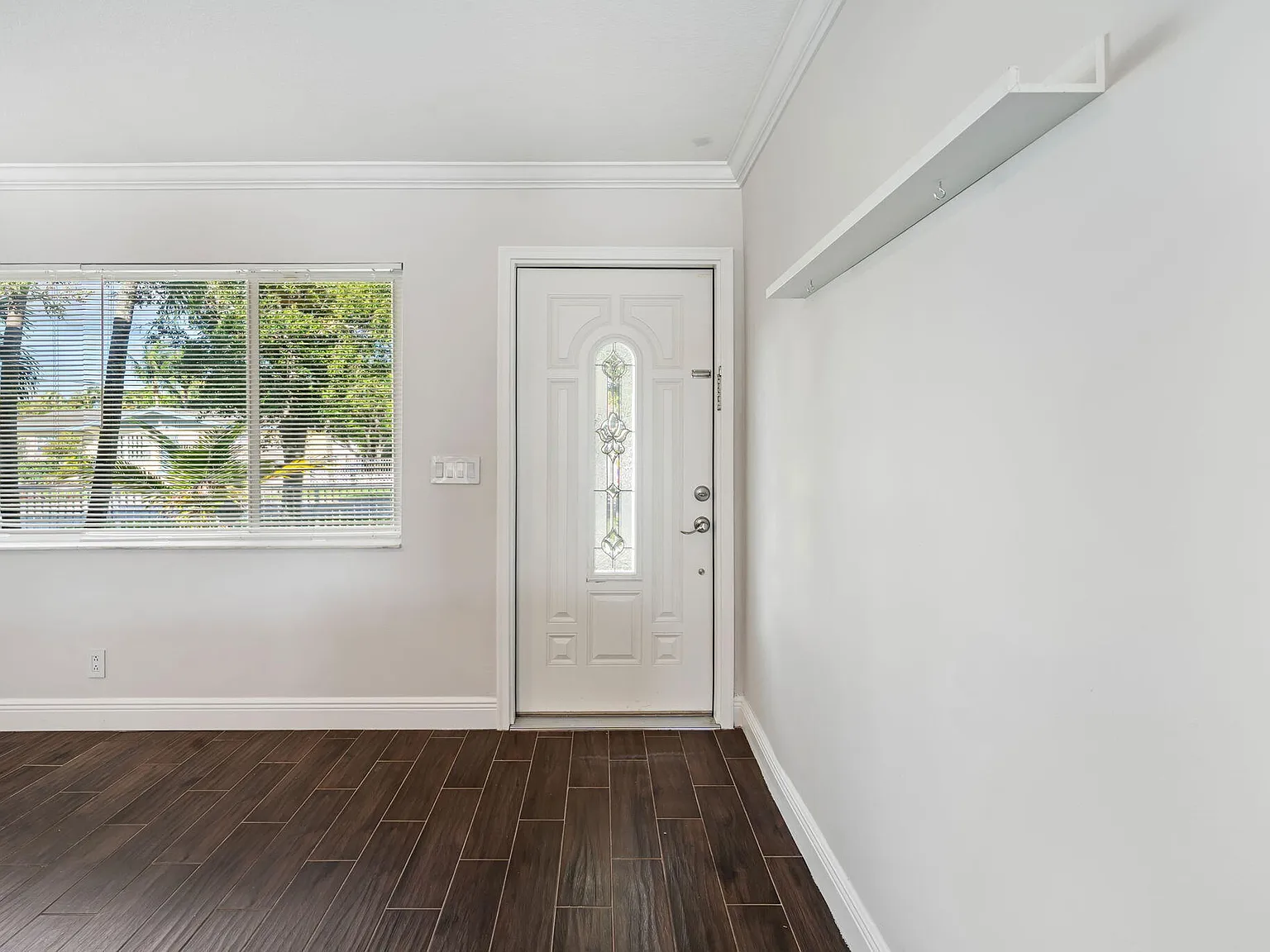 4 bed, 2.0 bath, 1868 sqft, $3,500 — Photo 4