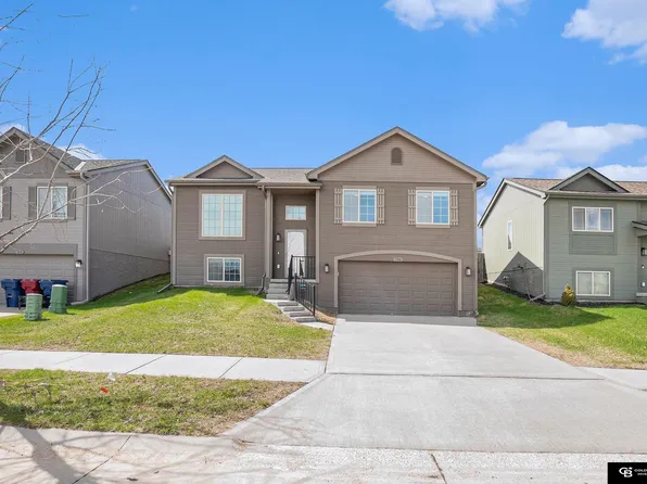 7704 N 147th St, Bennington, NE 68007