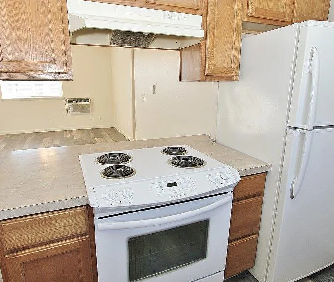 525 N Moffatt Ave #2 — Photo 3