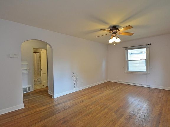 2nd image of 9022 W Dakota St