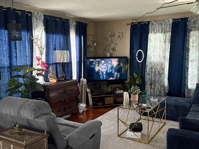 15447 Lakeshore Villa St — Photo 4