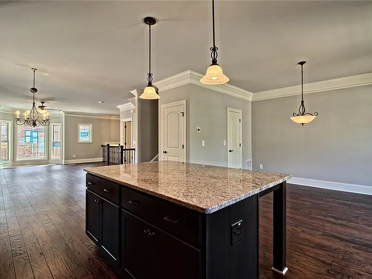 1090 Willow Field Dr SE — Photo 4