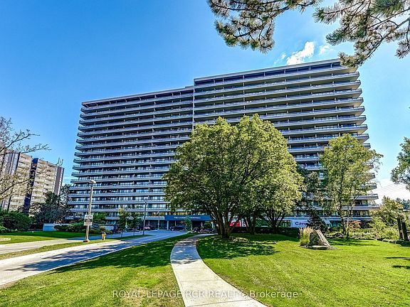 2nd image of 8111 Yonge St Unit 1612