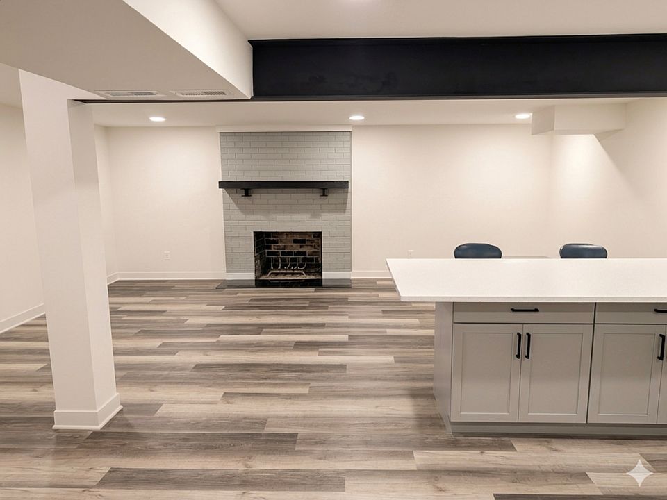 1st image of 206 Linda Ln #2