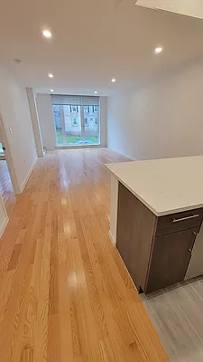 Rented by Avanguard Realty Corp | media 13