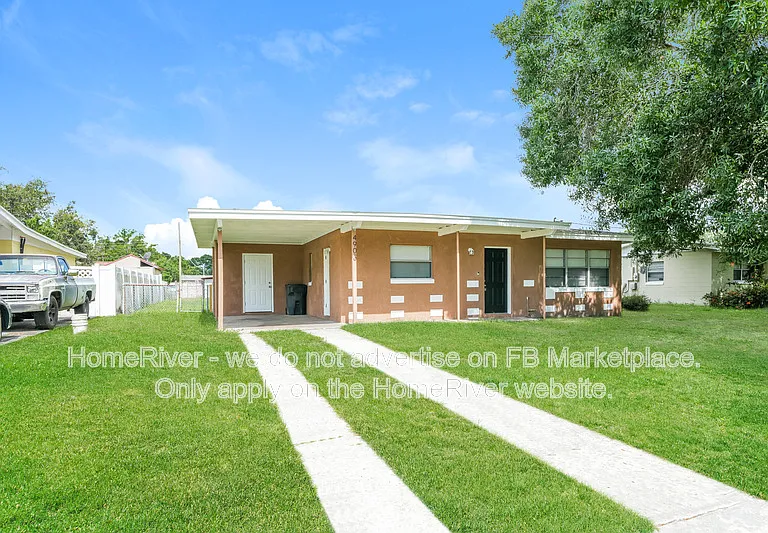 4903 S 85th St — Photo 4