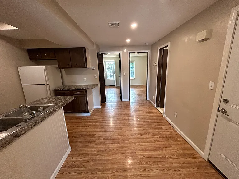 685 Englewood Ave #2 — Photo 23