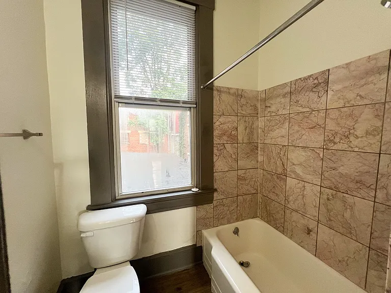 1317 Main St — Photo 9