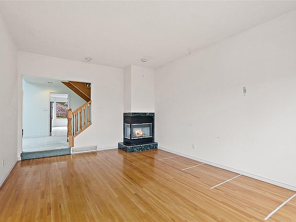 3rd image of 6024 Columbine Rd