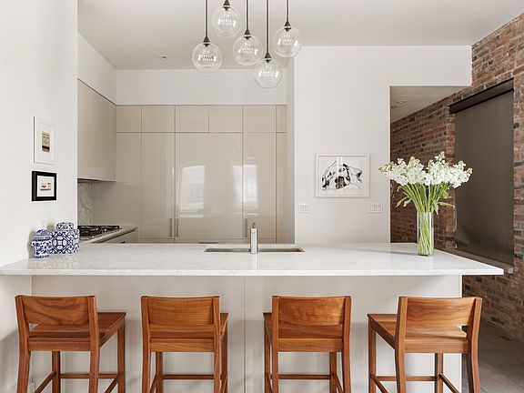 5th image of 77 Warren St Unit Penthouse