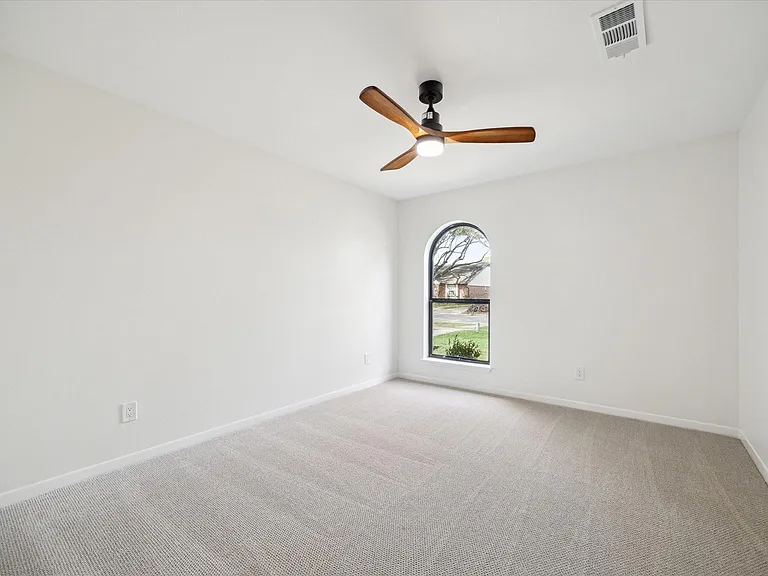 7715 Twin Hills Dr — Photo 24