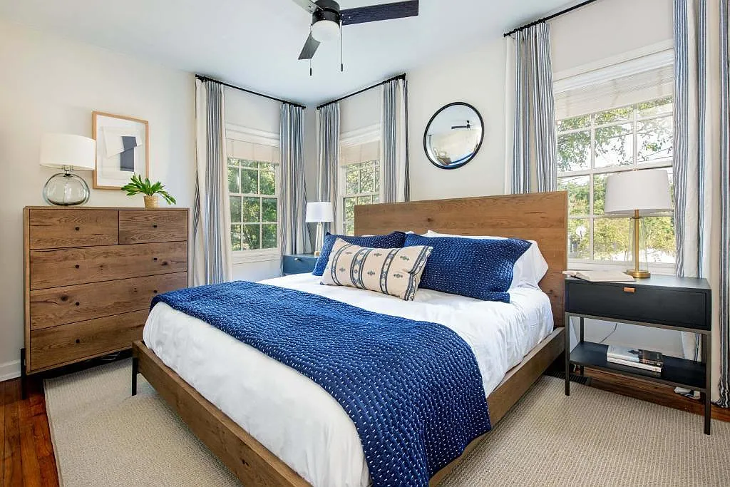 2 bed, 1.5 bath, 942 sqft, $3,200 — Photo 3