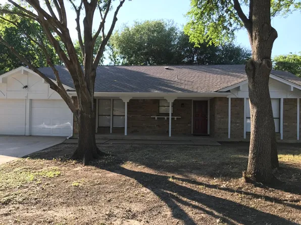 1025 Almond Dr, Mansfield, TX 76063