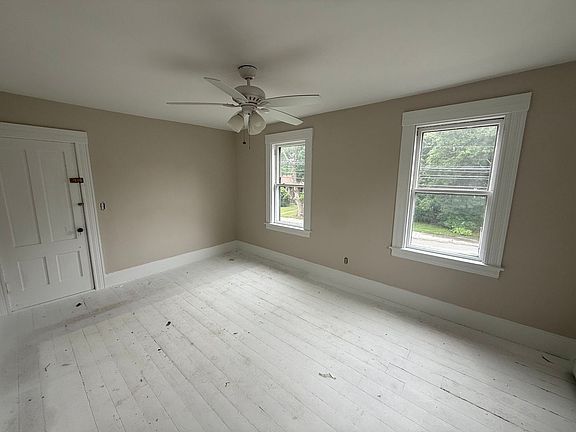 3rd image of 182 Grove St