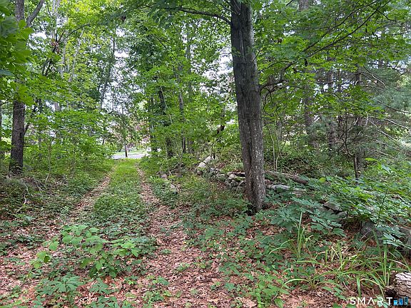 2nd image of 29 Skyline Drive