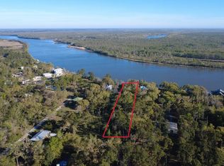 137 Cedar Oaks Ln, Apalachicola, FL 32320